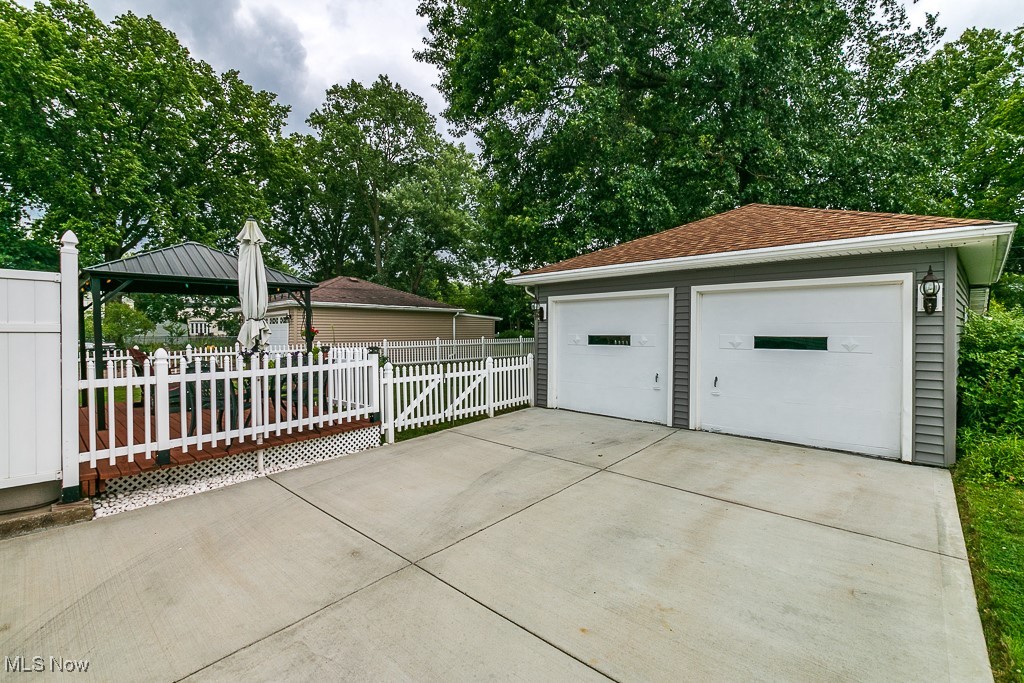 5440 Huron Road Cleveland, OH 44124 - Photo 32 of 34