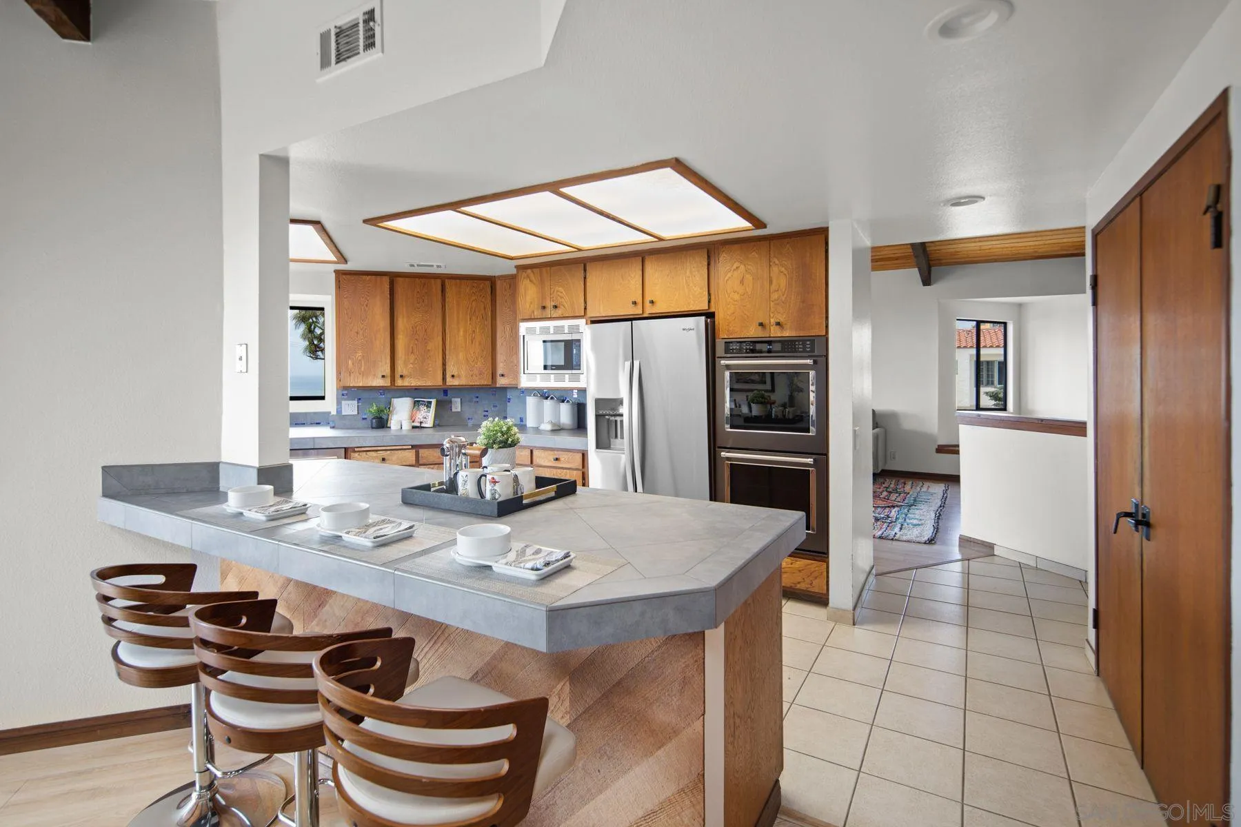 1005 Cornish Drive San Diego, CA 92107 - Photo 14 of 71