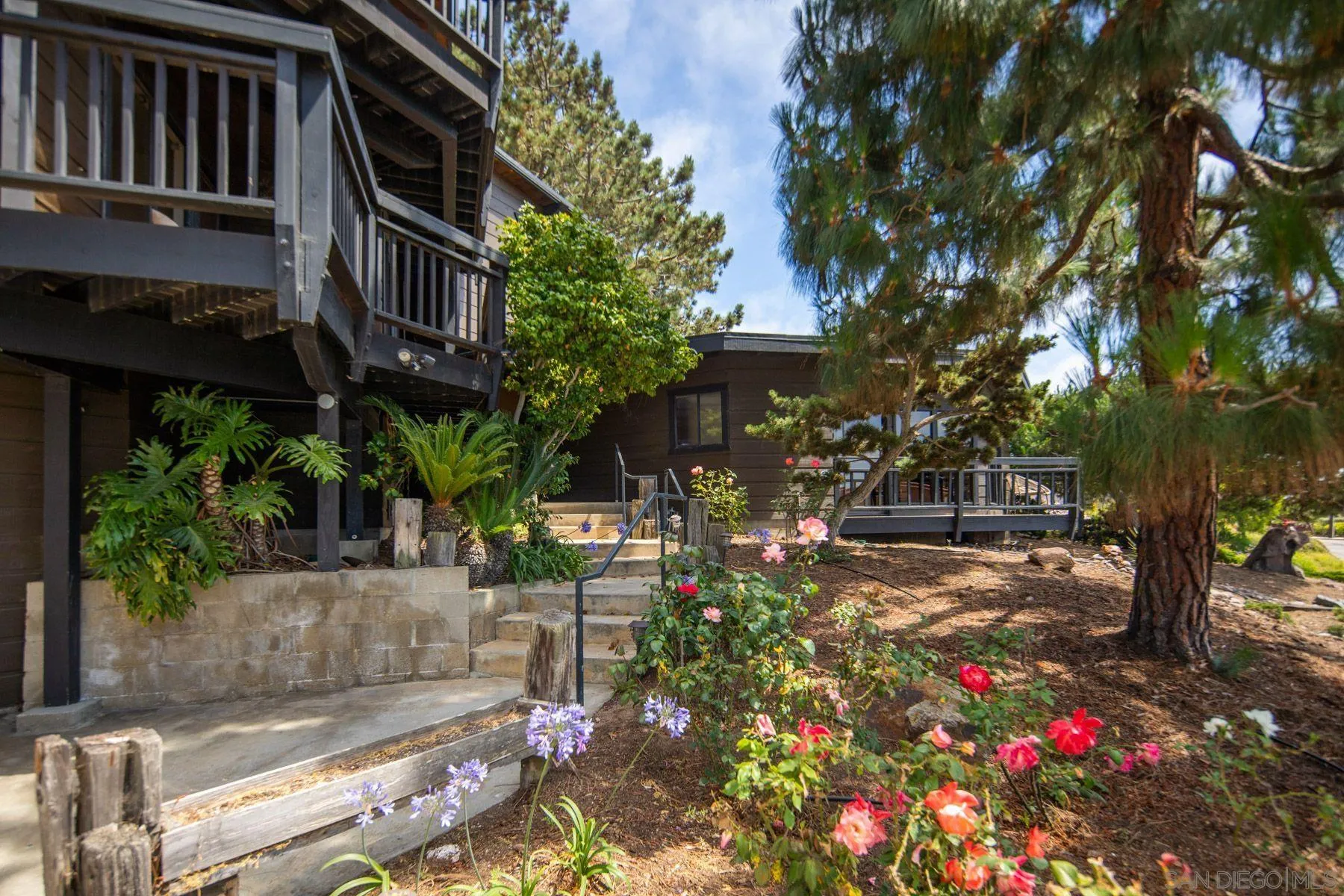 1005 Cornish Drive San Diego, CA 92107 - Photo 53 of 71 a view of street with sitting area