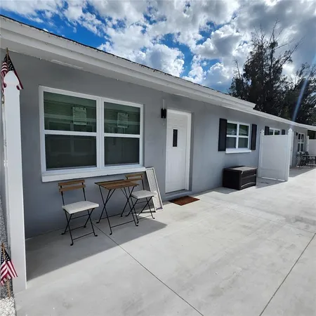 $1,800 | 15406 Avalon Avenue, Unit 3, Clearwater, FL 33760