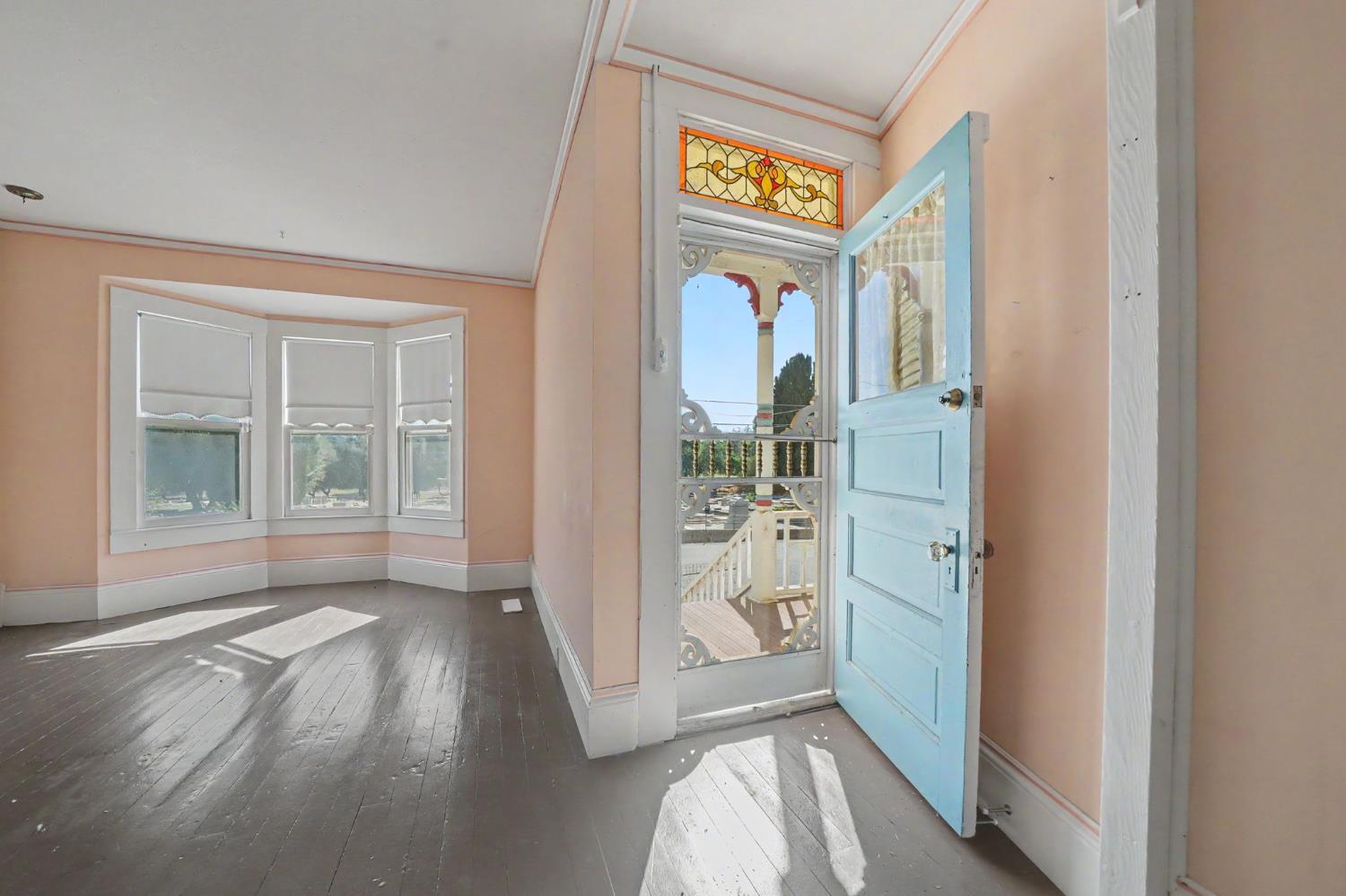 415 Church Street Jackson, CA 95642 - Photo 3 of 21 Light and bright!