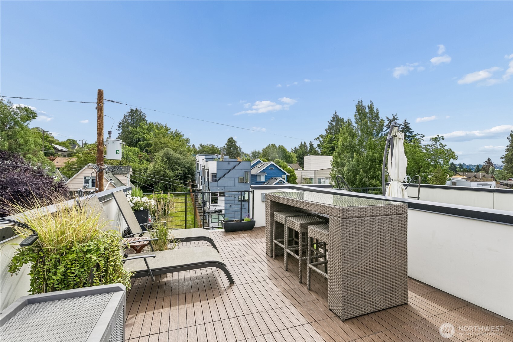 3665 Interlake Avenue North, Unit B Seattle, WA 98103 - Photo 16 of 24