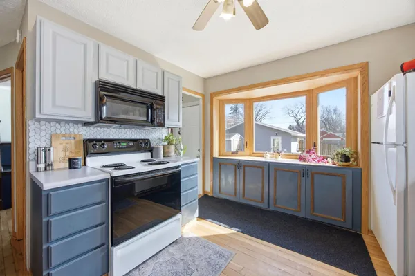 $205,000 | 1613 10th Street North, Fargo, ND 58102