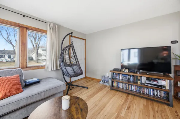 $205,000 | 1613 10th Street North, Fargo, ND 58102