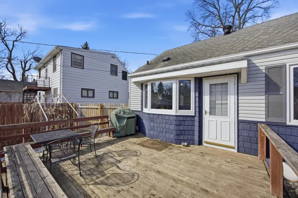 $205,000 | 1613 10th Street North, Fargo, ND 58102