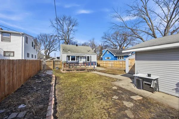 $205,000 | 1613 10th Street North, Fargo, ND 58102