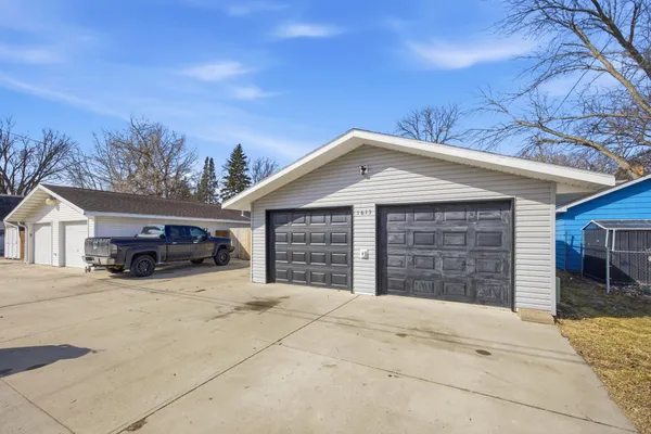 $205,000 | 1613 10th Street North, Fargo, ND 58102