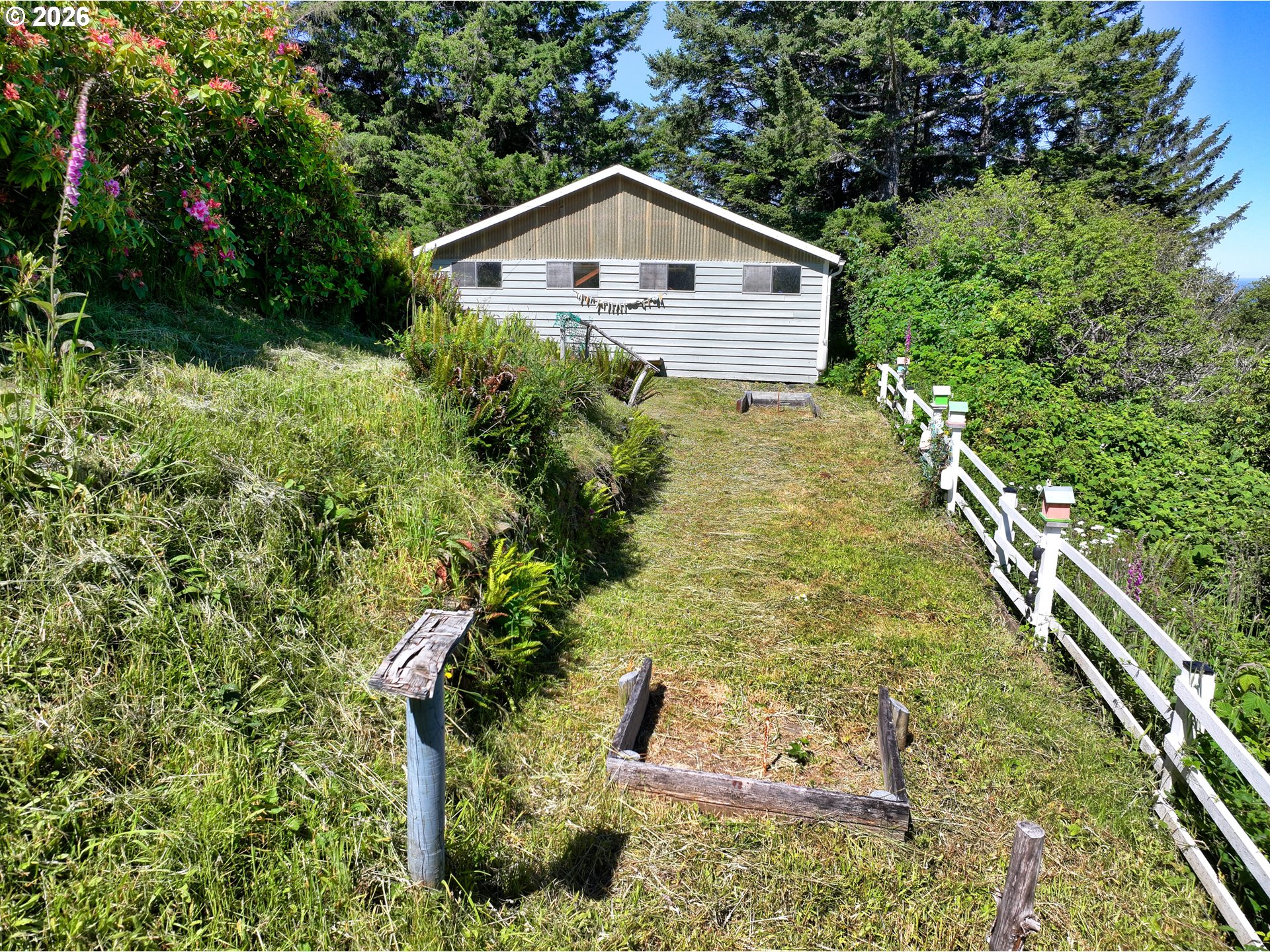 27840 Thimbleberry Road Gold Beach, OR 97444 - Photo 32 of 43