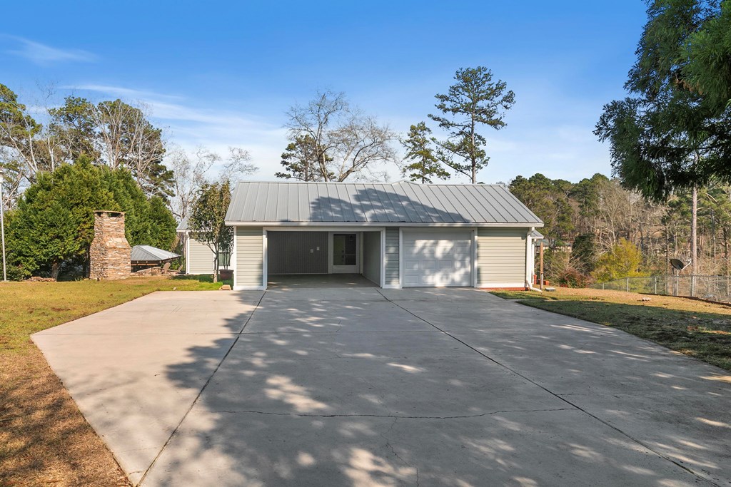1033 Lakeview Street Abbeville, AL 36310 - Photo 3 of 61