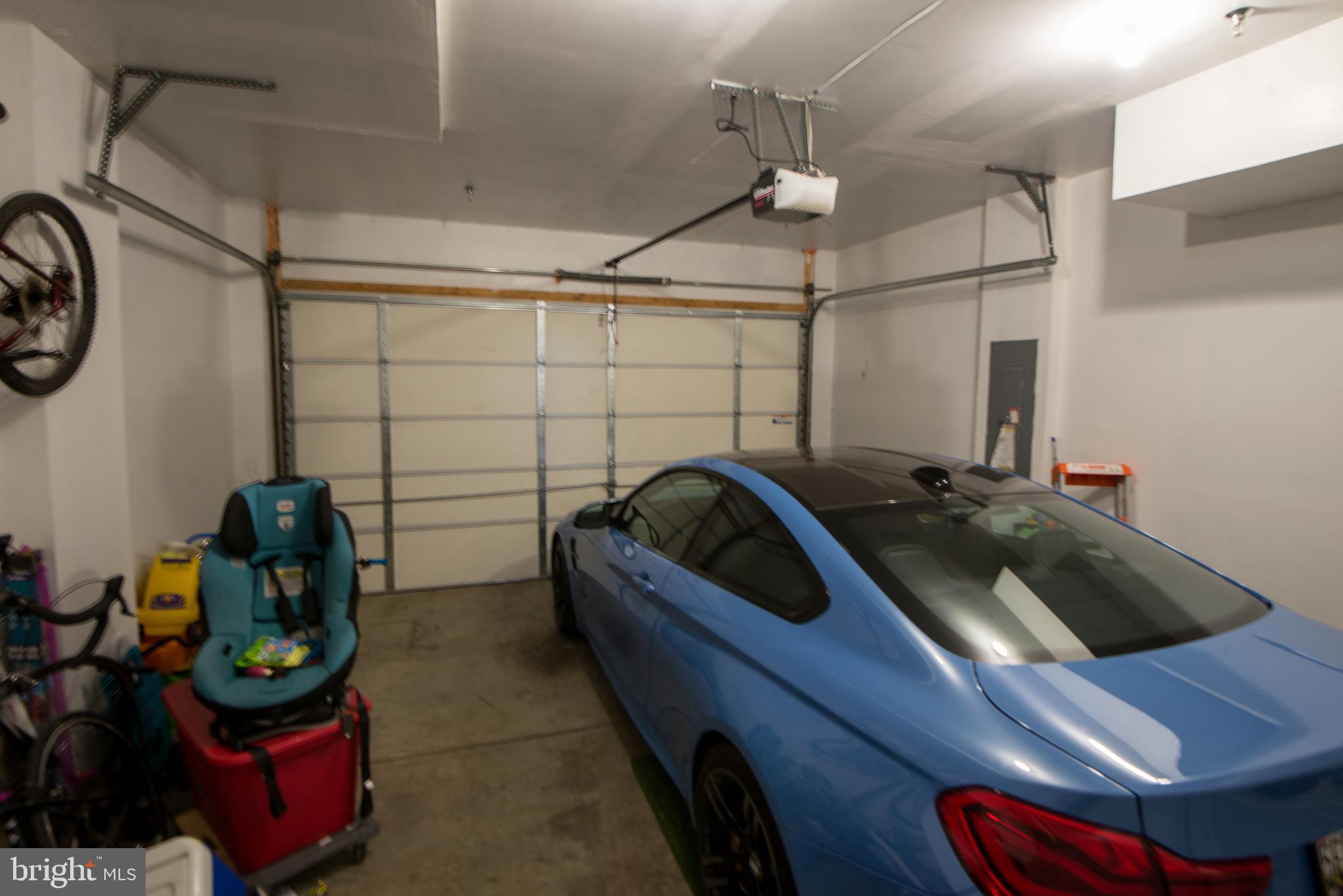 8 Meridian Lane Towson, MD 21286 - Photo 33 of 39 a bathroom with a sink a toilet and bathtub