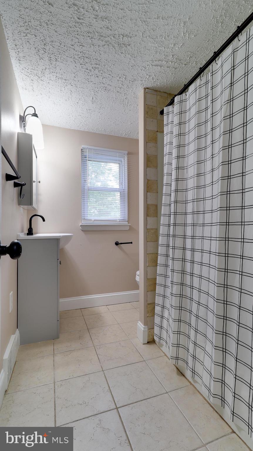 605 4th Avenue Lindenwold, NJ 08021 - Photo 18 of 25