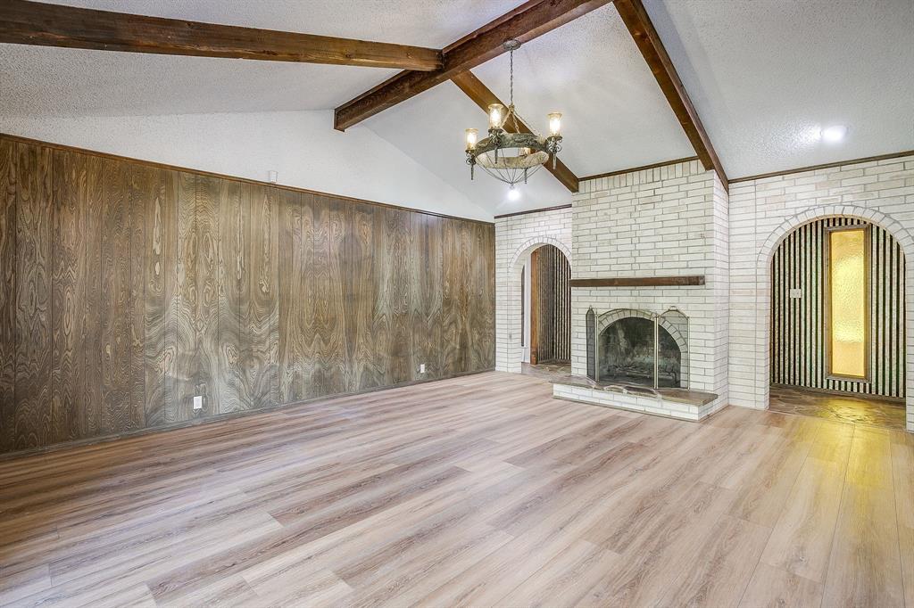 1417 Tarver Road Burleson, TX 76028 - Photo 14 of 39