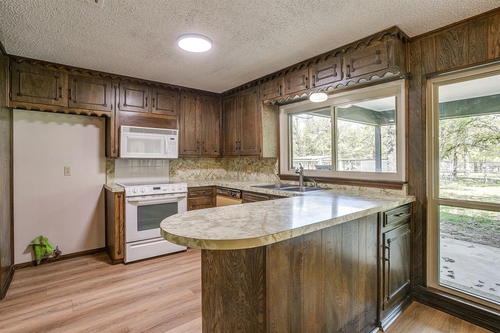 1417 Tarver Road Burleson, TX 76028 - Photo 18 of 39