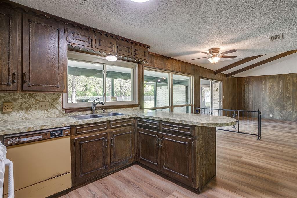 1417 Tarver Road Burleson, TX 76028 - Photo 19 of 39