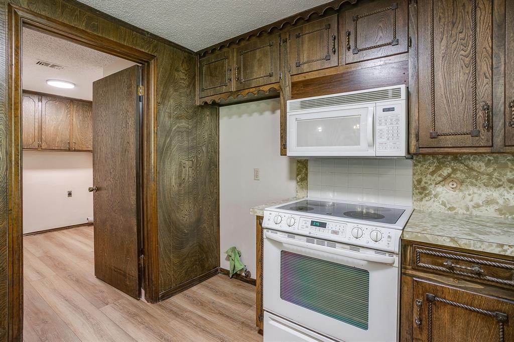 1417 Tarver Road Burleson, TX 76028 - Photo 21 of 39