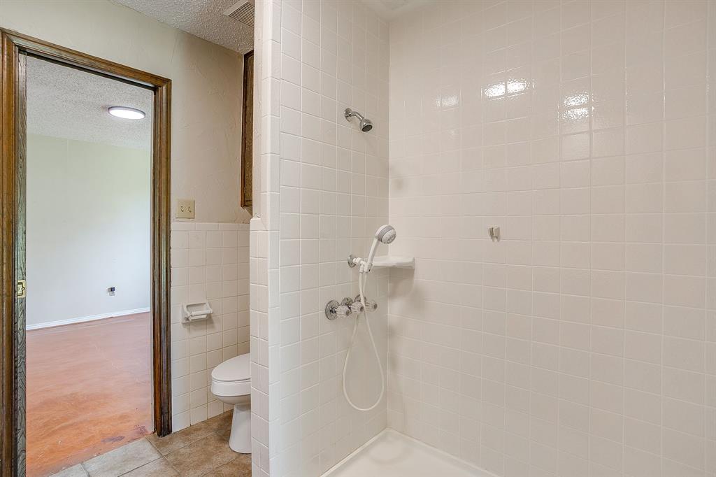 1417 Tarver Road Burleson, TX 76028 - Photo 26 of 39