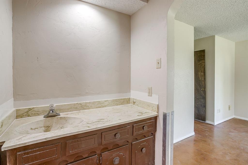 1417 Tarver Road Burleson, TX 76028 - Photo 33 of 39