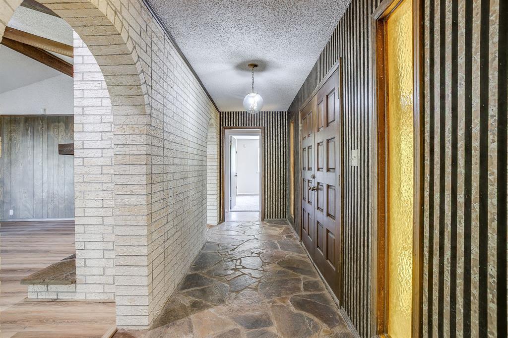 1417 Tarver Road Burleson, TX 76028 - Photo 6 of 39