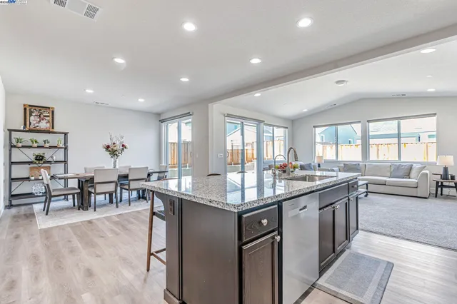 $875,000 | 5645 Sierra Trail Way, Antioch, CA 94531