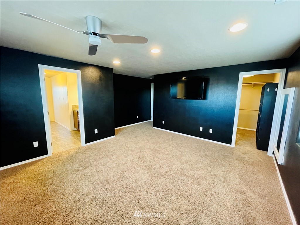 1924 Stevens Street Walla Walla, WA 99362 - Photo 19 of 24 a view of a livingroom with a chandelier