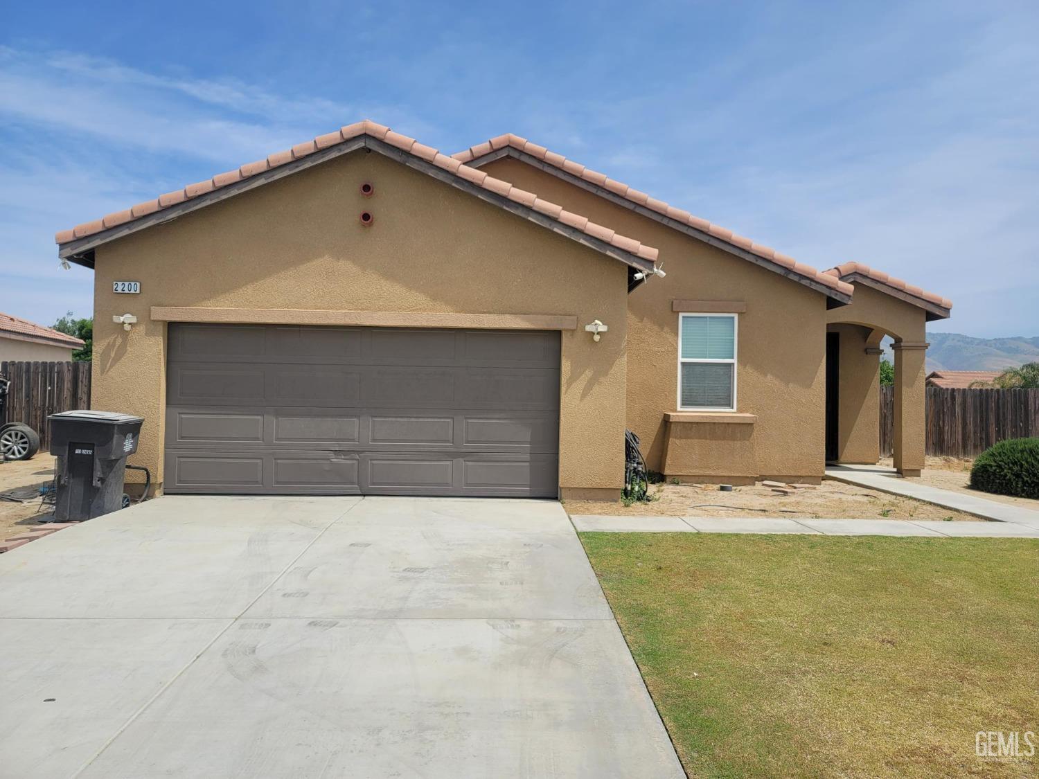a front view of house with yard