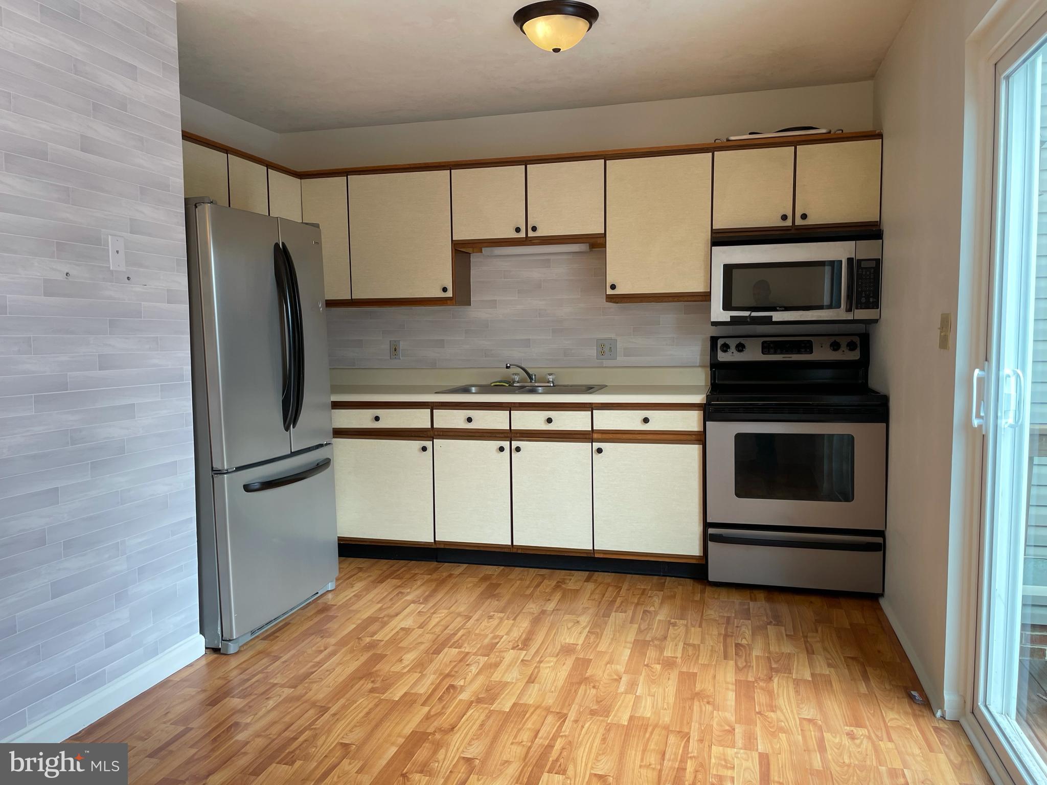 152 Center Street Hanover, PA 17331 - Photo 2 of 7 Gallery Image 2