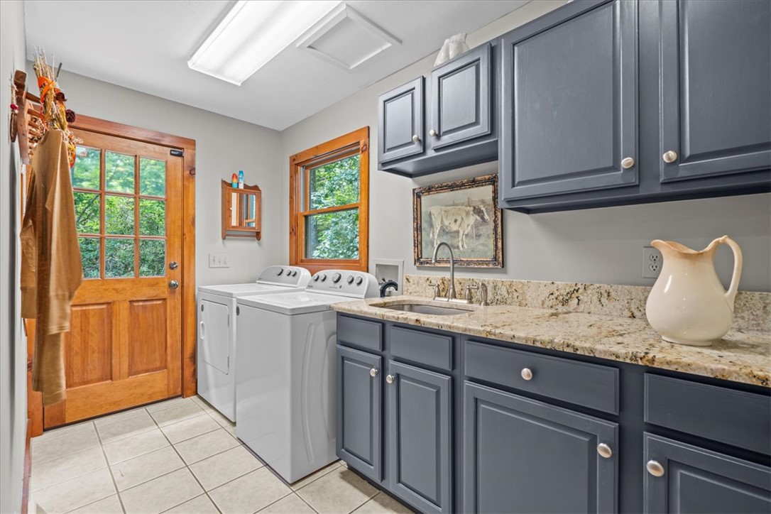 205 Pitcher Plant Lane Sunset, SC 29685 - Photo 12 of 45 laundry room