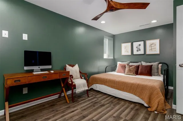 $359,900 | 355 Kingsbury Court, Highland, IL 62249