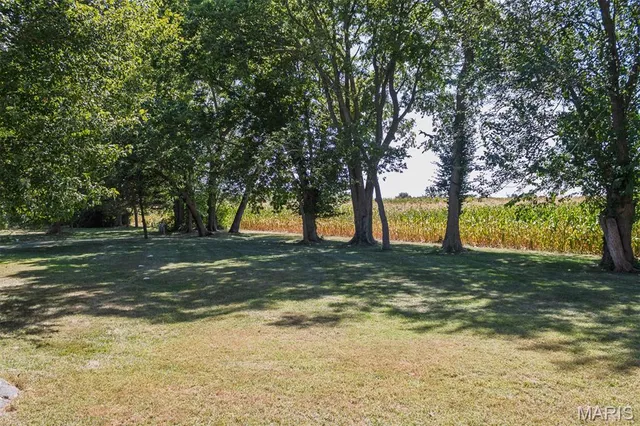 $359,900 | 355 Kingsbury Court, Highland, IL 62249