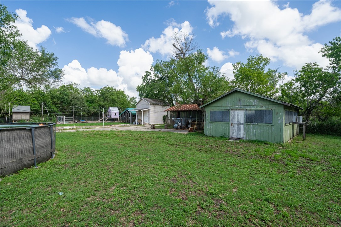 119 East Houston Street Refugio, TX 78377 - Photo 13 of 40