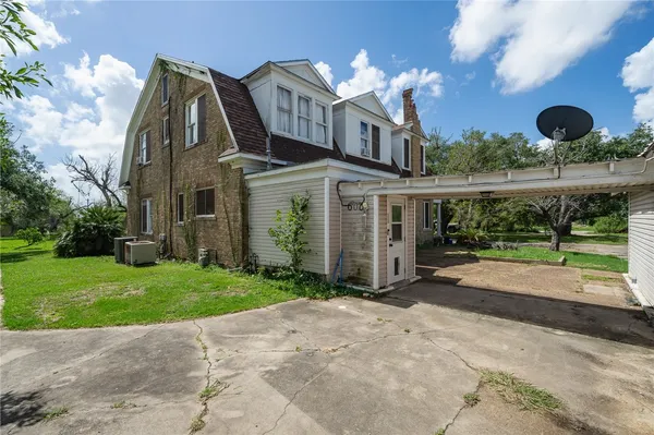 $349,000 | 119 East Houston Street, Refugio, TX 78377