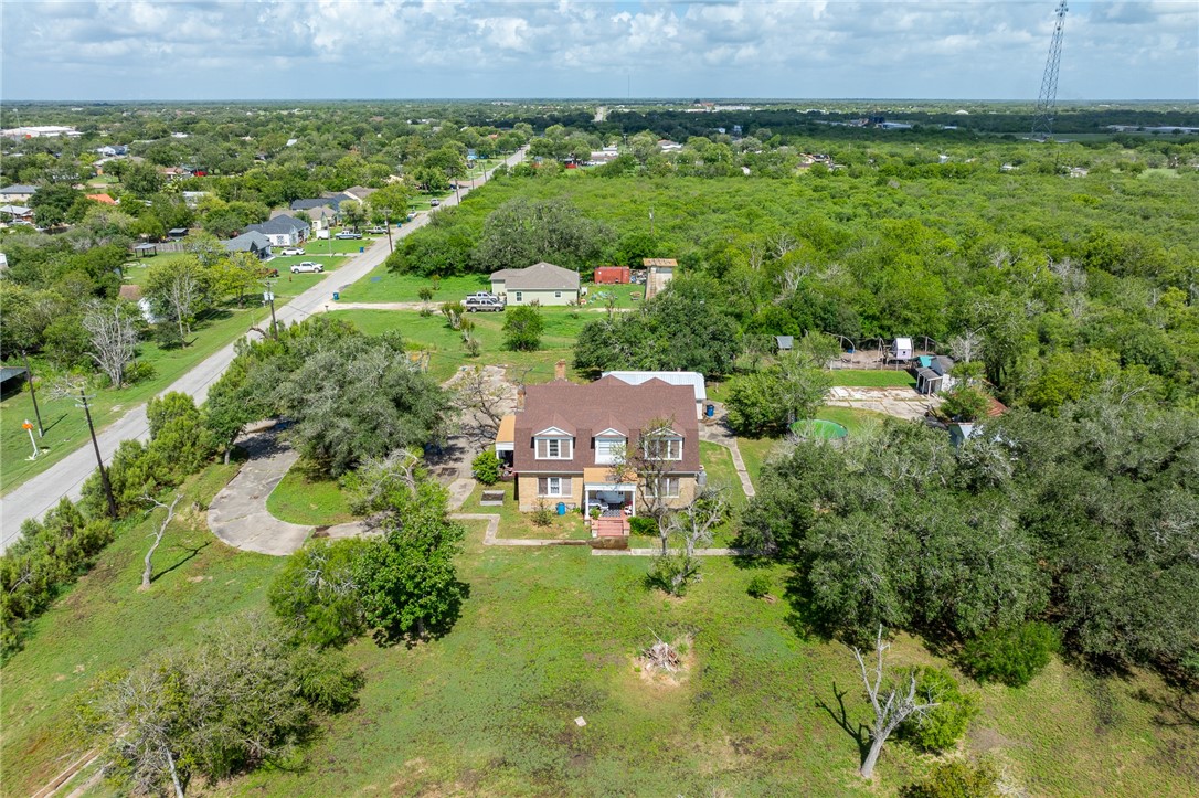 119 East Houston Street Refugio, TX 78377 - Photo 7 of 40