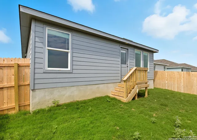 $1,575 | 3323 Hilts Trail, New Braunfels, TX 78130