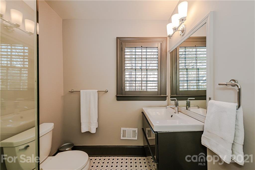 535 Ellsworth Road Charlotte, NC 28211 - Photo 22 of 31