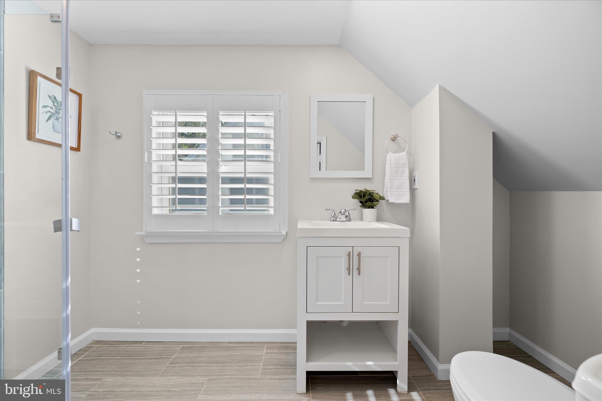 2021 Lansdowne Way Silver Spring, MD 20910 - Photo 36 of 64 Bathroom