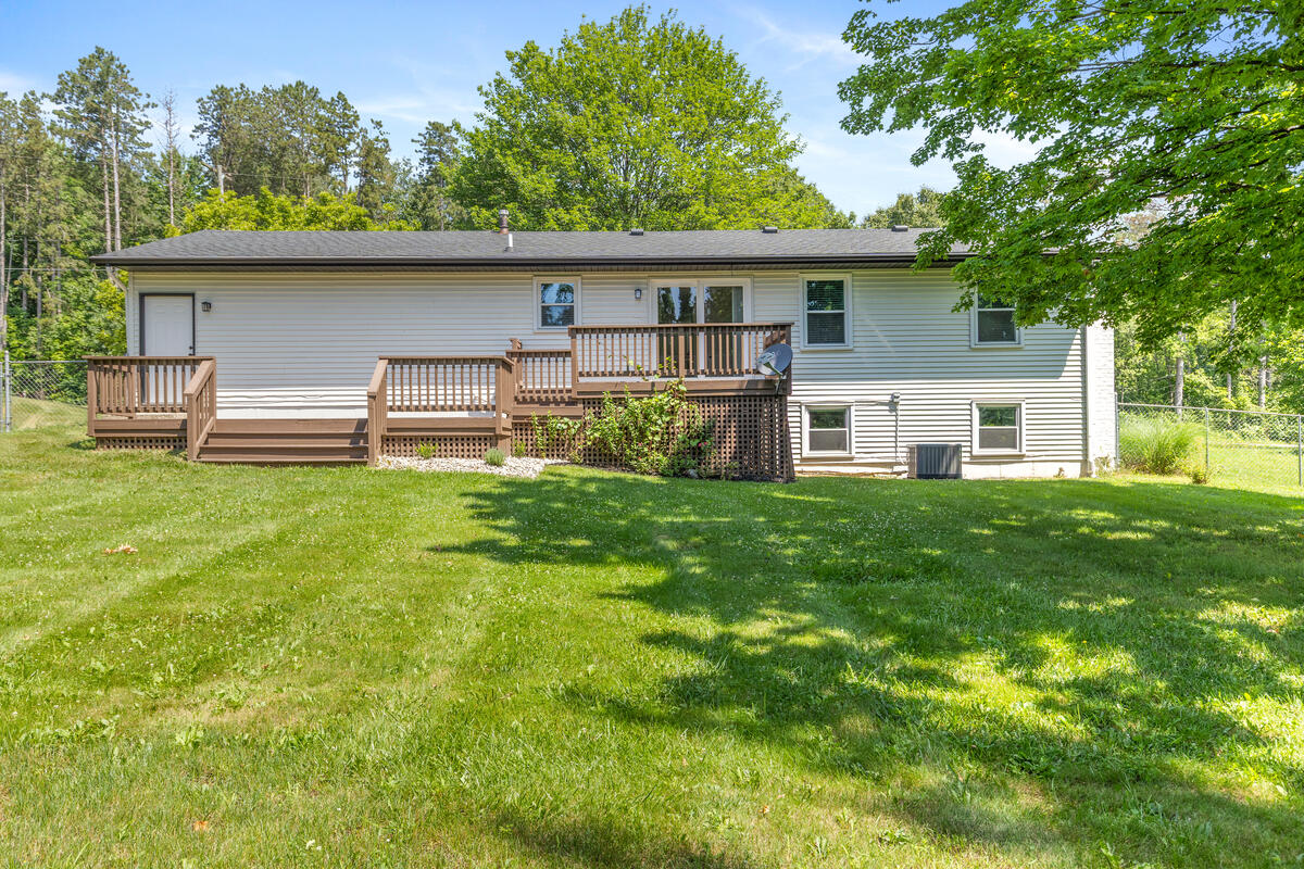 86 7 Mile Road Northeast Comstock Park, MI 49321 - Photo 5 of 21 86-7-Mile_028