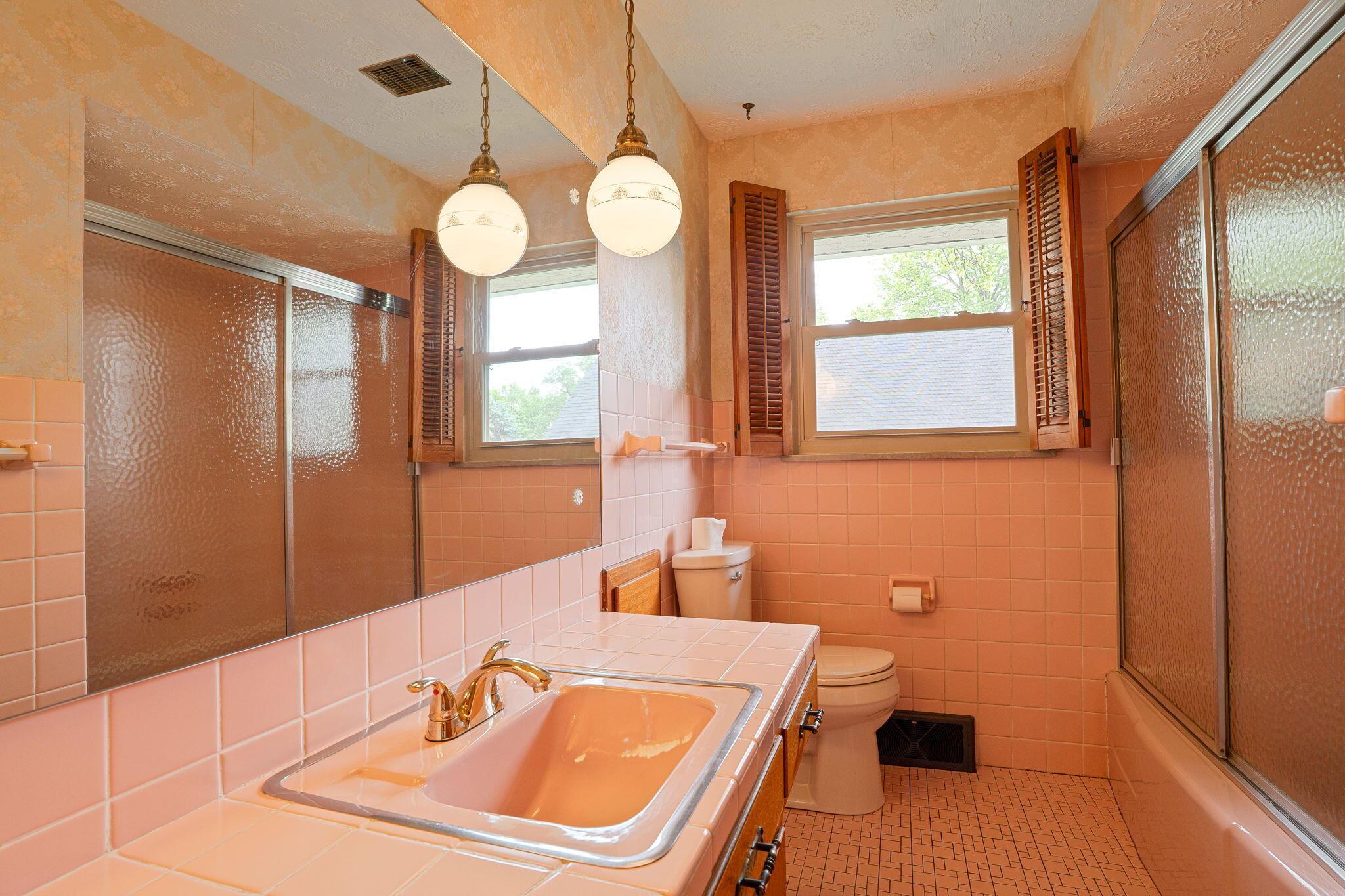 105 Hamilton Road Columbus, OH 43230 - Photo 16 of 35 16-web-or-mls-105 Hamilton Rd - 16