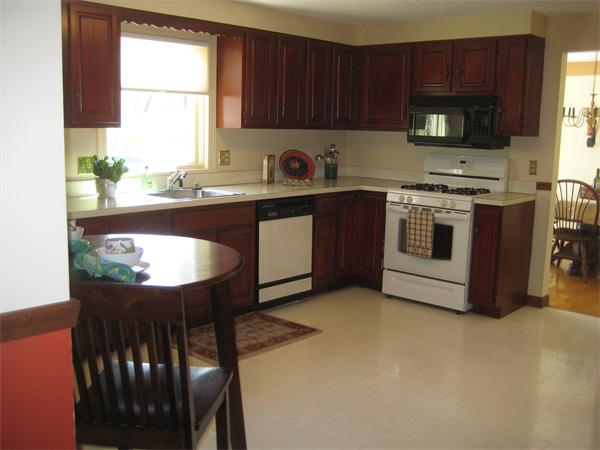 7 Whitney Lane Upton, MA 01568 - Photo 4 of 16 Gallery Image 4