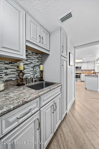 $3,850 | 1907 Florida A1A, Unit 103, Indian Harbour Beach, FL 32937