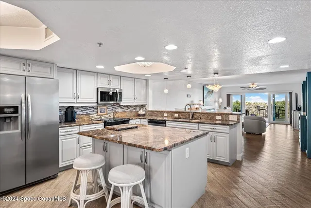 $3,850 | 1907 Florida A1A, Unit 103, Indian Harbour Beach, FL 32937