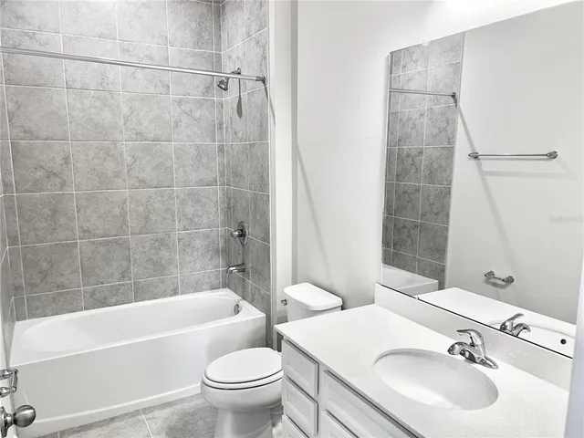 $2,400 | 4534 Arden Way, Bradenton, FL 34211