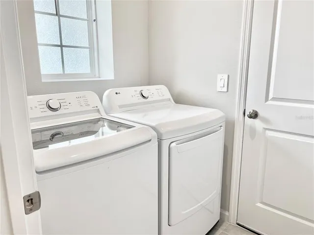 $2,400 | 4534 Arden Way, Bradenton, FL 34211