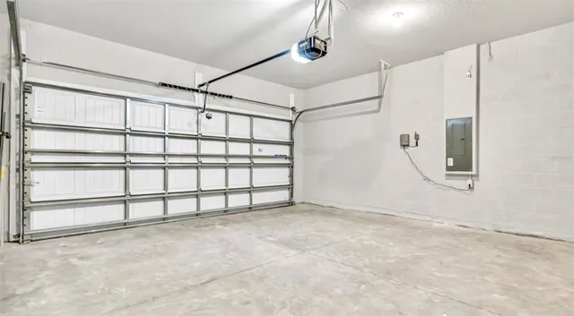 $2,400 | 4534 Arden Way, Bradenton, FL 34211