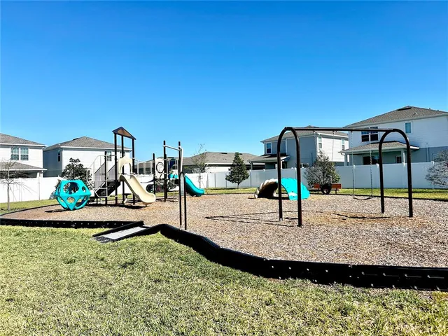 $2,400 | 4534 Arden Way, Bradenton, FL 34211