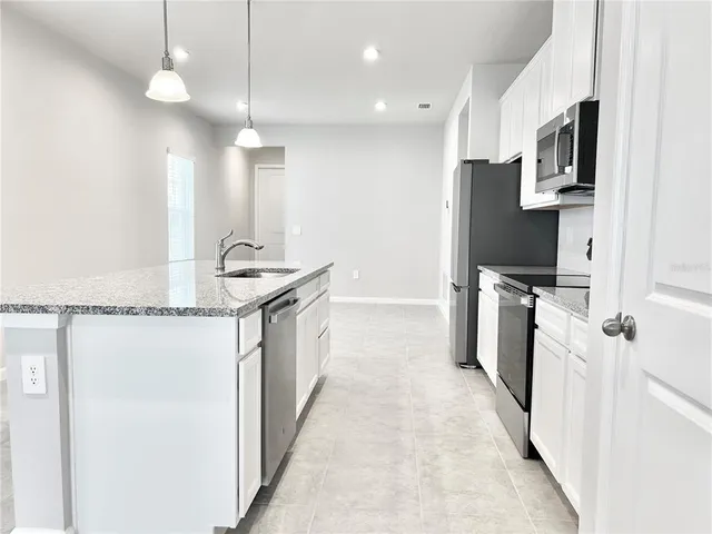 $2,400 | 4534 Arden Way, Bradenton, FL 34211