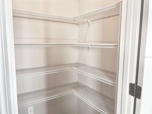 $2,400 | 4534 Arden Way, Bradenton, FL 34211