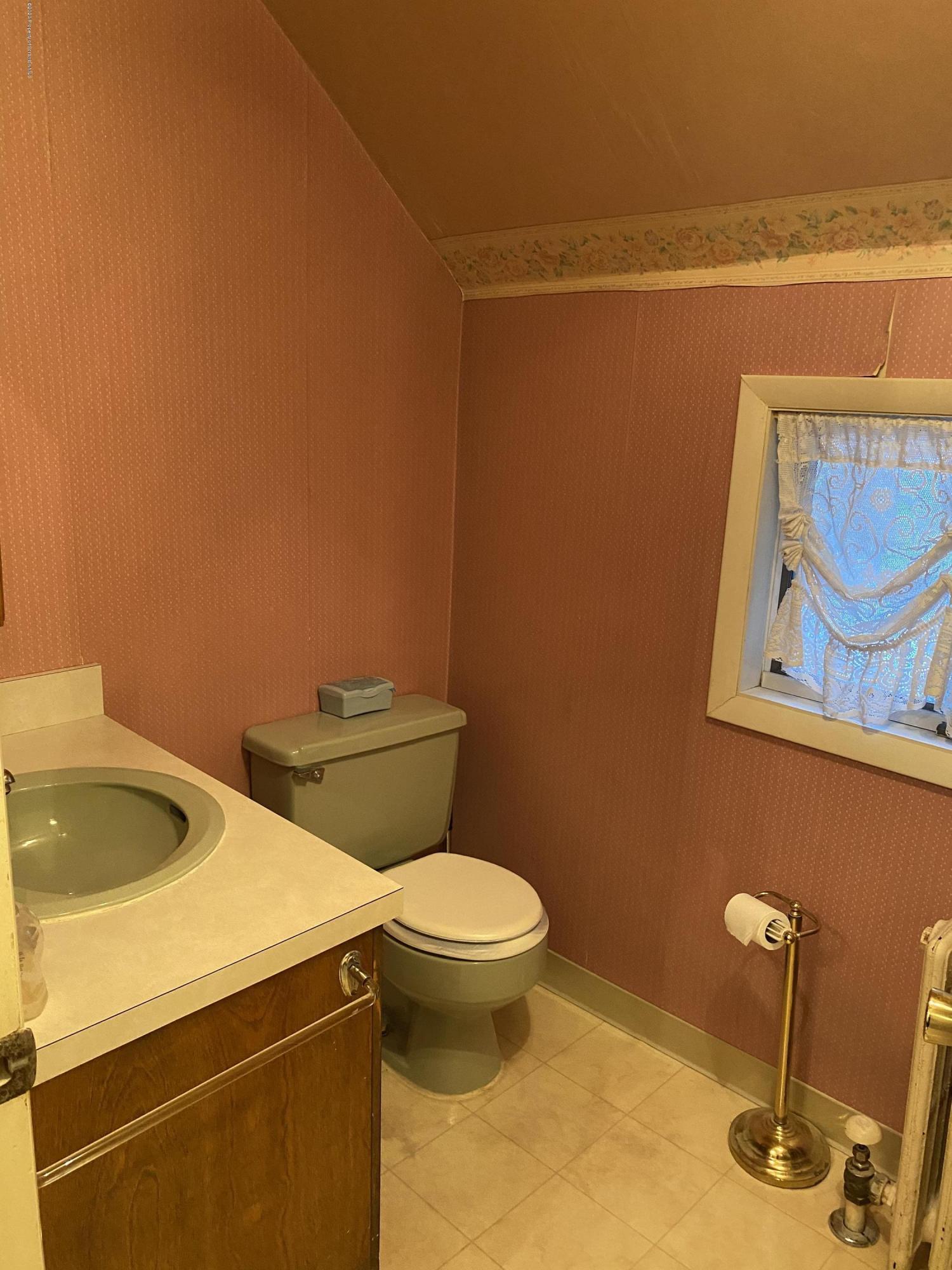 220 Clark Avenue Clarks Summit, PA 18411 - Photo 32 of 49