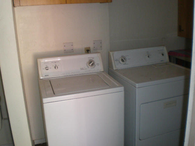 3442 Riverside Drive Anderson, CA 96007 - Photo 15 of 22 Laundry room