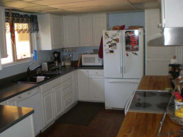 3442 Riverside Drive Anderson, CA 96007 - Photo 4 of 22 Kitchen