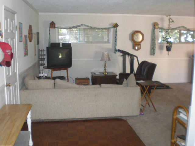 3442 Riverside Drive Anderson, CA 96007 - Photo 8 of 22 Family room